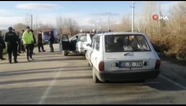 Isparta'da 3 aracın karıştığı zincirleme kazada 4 kişi yaralandı