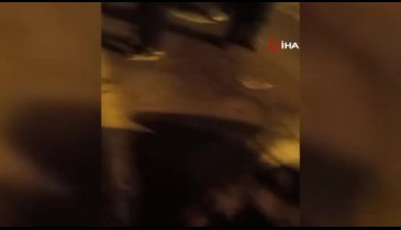 Malatya'da trambüs hattı direğine çarpan otomobil ikiye bölündü