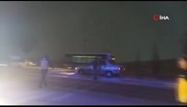 Sivas'ta buzlanan yol kazalara neden oldu