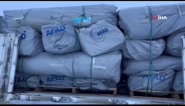 Hakkari'de lojistik depoda muhafaza edilecek çadır ve konteynerların sevkiyatı başladı