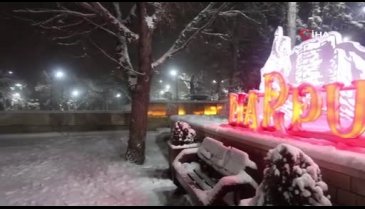 Elazığ Harput'ta kar yağışı kartpostallık görüntüler oluşturdu