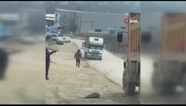 Bursa'da freni boşalan kamyon böyle harekete geçti! Faciadan dönüldü