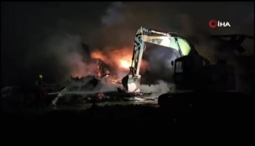 Mersin'deki büyük yangında soğutma çalışmaları devam ediyor