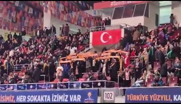 Bursalılar Cumhurbaşkanı Erdoğan'ı bekliyor! Tofaş Spor Salonu dolmaya başladı