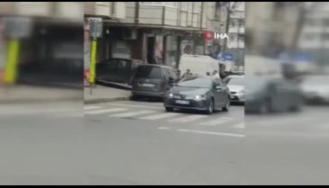 İstanbul'da kadına şiddete mahalleliden tekmeli müdahale