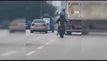 Bursa'da trafikte tehlikeli anlar! Akan trafikte tek teker ilerledi