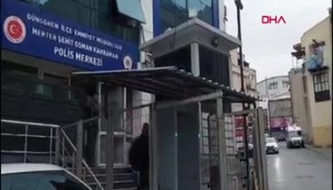 İstanbul'da müzisyene tekme tokat saldırı!