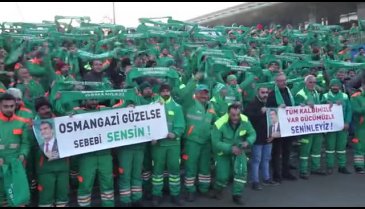 Bursa Osmangazi'de Mustafa Dündar coşkuyla karşılandı