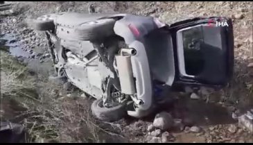 Elazığ'da otomobil yoldan çıkıp takla attı: 1 yaralı