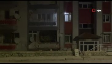 Isparta'da sinir krizi geçiren alkollü şahıs, polis ekiplerine tencere, tava ve bıçak fırlattı