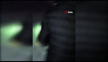 Ardahan'da sağlıkçılar zorlu yolda hastayı sedyeyle taşıyarak ambulansa yetiştirdi