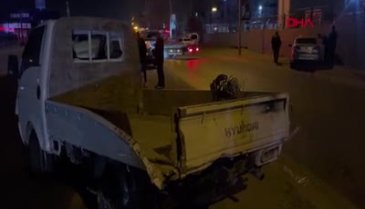 Bursa'da kamyonete çarpan otomobil savruldu!
