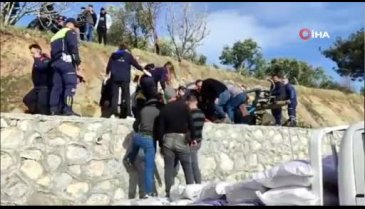 Çanakkale'de tarlasını sürerken traktör devrildi!