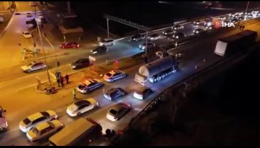 Kırıkkale'de tır, önünde seyreden hafif ticari araca çarptı! 3 yaralı