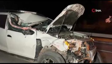 Düzce'de tıra çarpan cip hurdaya döndü: 2 yaralı
