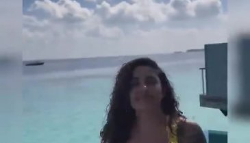 Melek Mosso'nun Maldivler pozu sosyal medyayı salladı!