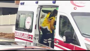 Kocaeli'de 2 otomobil kafa kafaya çarpıştı! 1'i çocuk 4 kişi yaralı