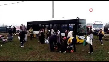 Bursa'da halk otobüsüyle otomobil kafa kafaya çarpıştı!