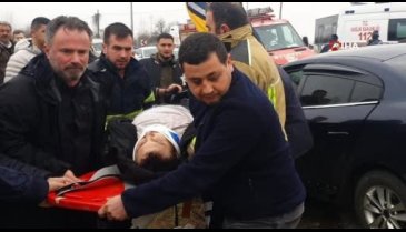 Bursa'da halk otobüsüyle otomobil kafa kafaya çarpıştı: 1 can kaybı
