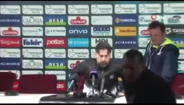 İlhan Palut: Çok kötü goller yiyerek maalesef mağlup olduk