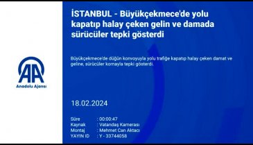 İstanbul'da yolu kapatıp halay çektiler!