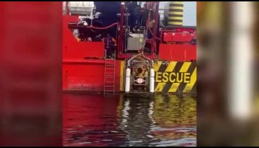 Marmara Denizi'nde batan gemiye dair yürütülen aramalarda; cüzdan, ayakkabı ve kıyafetler bulundu