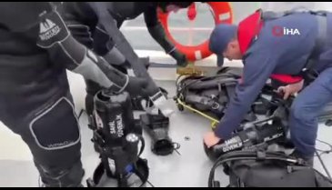 Marmara Denizi'nde batan gemide kayıp mürettebatı aramak için midye çiftliğine dalış yapıldı