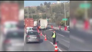 İki tırın arasında sıkışan otomobilin sürücüsü öldü