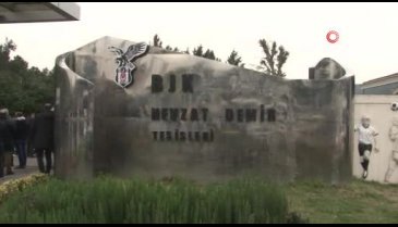 Beşiktaş taraftarından derbi öncesi takıma destek
