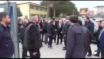 Karamollaoğlu, eleştirdiği hızlı trenle Ankara'ya geri döndü
