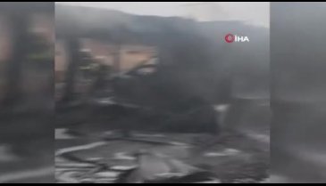 Sivas'ta garajda yangın çıktı! 2 araç kullanılamaz hale geldi