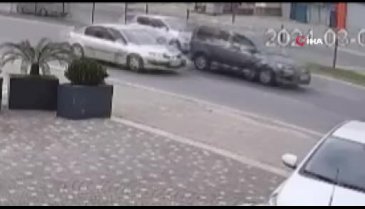 Antalya'da 2 kişinin öldüğü 4 kişinin de yaralandığı feci kaza kamerada