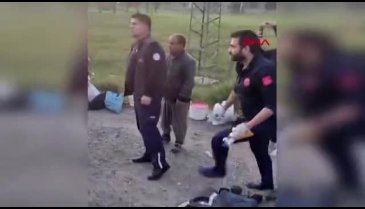 Mersin'de minibüs ile kamyonet çarpıştı! 6 yaralı