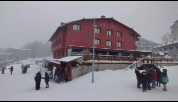 Uludağ'da kar yağışı devam ediyor!