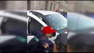 Meksika'da protestocular araçla Başkanlık Sarayı'na daldı