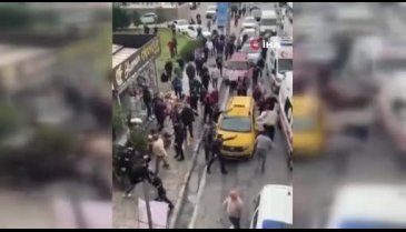 İzmir'de trafikteki laf dalaşında 2 kişiyi yaralayan zanlı tutuklandı