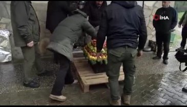 Bursa'da ayılara doğum günü sürprizi!
