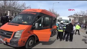 Erzurum'da trafik kazası! 14 yaralı