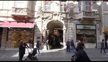 İstanbul'da gün yüzüne çıkan gizemli tünel, ziyaretçilerin akınına uğruyor