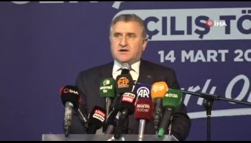 Bursa Yıldırım Gençlik Merkezi, Bakan Bak'ın katılımı ile açıldı