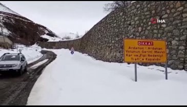 Ardahan-Ardanuç karayolunda karla mücadele çalışması başlatıldı