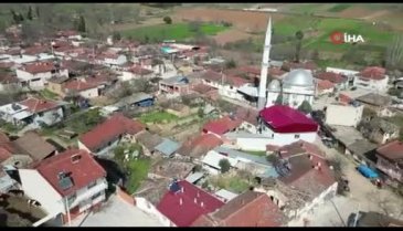 Bursa'da vefat edenlerin fotoğrafları lakapları ile duvara asılıyor