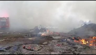 Bursa'da belediye çöp döküm sahasında büyük yangın!
