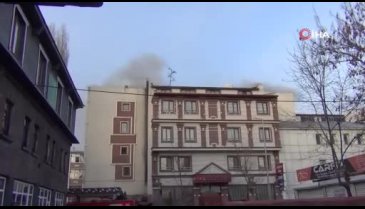 Kars'ta 4 katlı otelde korkutan yangın