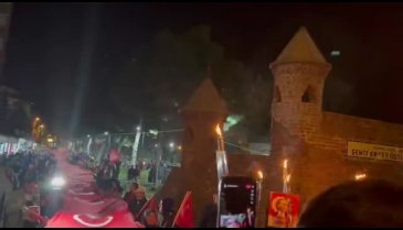 Bursa Büyükşehir Belediye Başkan Adayı Mustafa Bozbey için Orhangazi'de fener alayı!