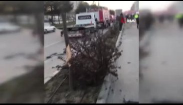 Isparta'da kamyonet ile otomobil çarpıştı: 1 yaralı