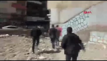 Van'da DEM Partililerin protestosuna polis müdahalesi