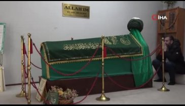 Bursa'da Tezveren Dede Türbesi Ramazan ayında ziyaretçilerin ilgi odağı oluyor