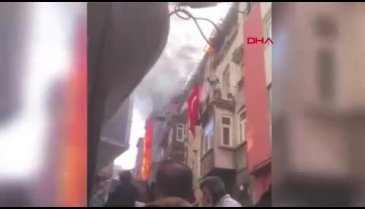 İstanbul'da bitişik iki binada yangın
