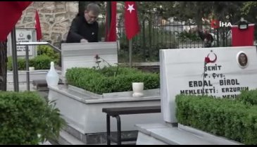 Bursa'da şehitlikte hüzünlü bayram